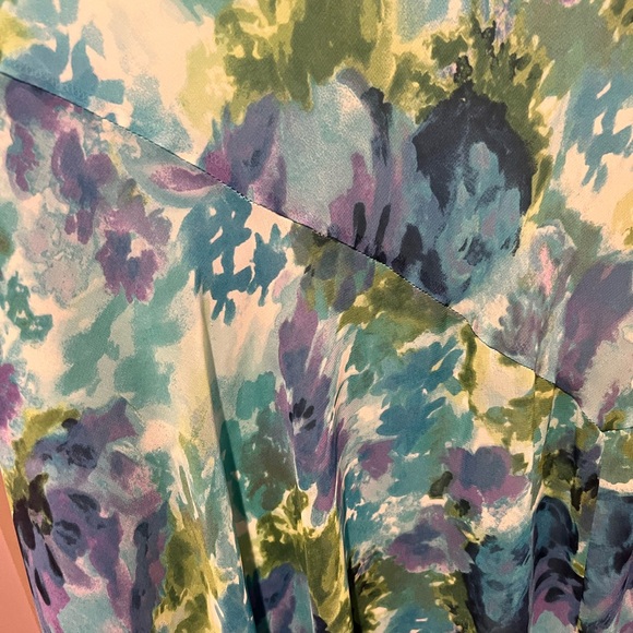 - Sleeveless watercolor womens dress. Size 20wHas a light blue under dress… - Picture 8 of 9